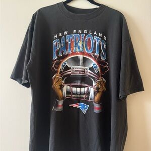 Vintage New England Patriots Graphic T-Shirt